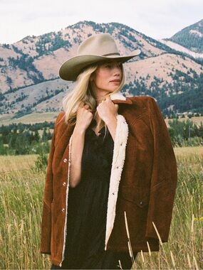 GORGEOUS Vintage Brown Suede Shearling Jacket with Cream Collar